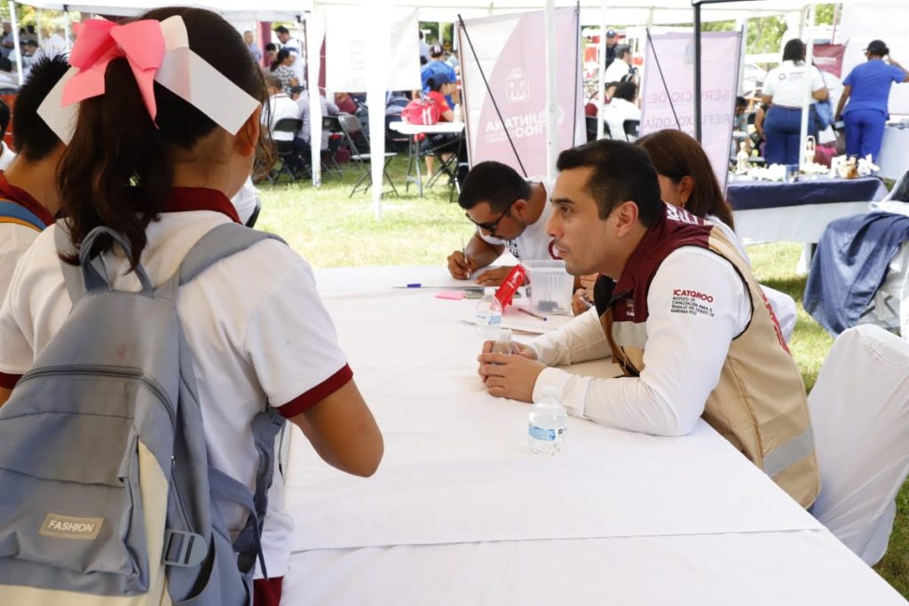 ICATQR presente en la Audiencia Pública “La Voz del Pueblo” en Huay Pix: llevando bienestar y servicios gratuitos a las familias